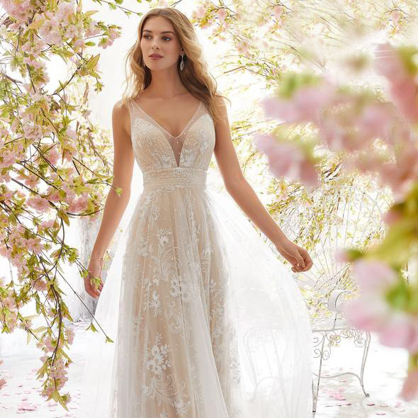 Elegant V-Neck Sleeveless Lace Wedding DressSexy Bridal Gown - Image 5